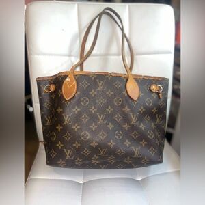 Authentic Louis Vuitton tote bag.
